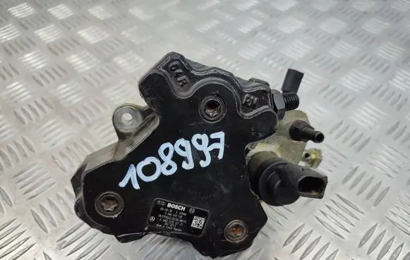 Mercedes-Benz A W169 Fuel injection high pressure pump A6400700701 0445010120