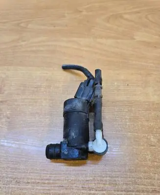 Volvo XC90 Windscreen/windshield washer pump