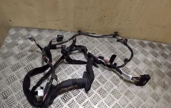 Nissan NV400 Front door wiring loom 244369R 241244369R