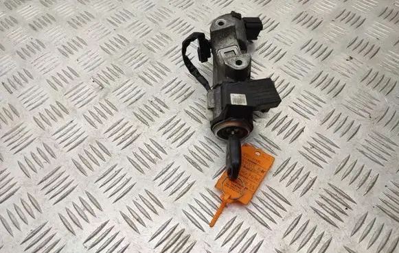 Toyota Avensis T250 Ignition lock N0501517 8978305010