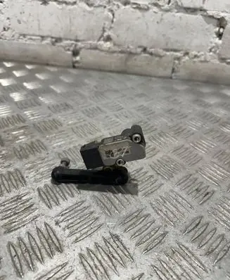 Headlight/headlamp level sensor