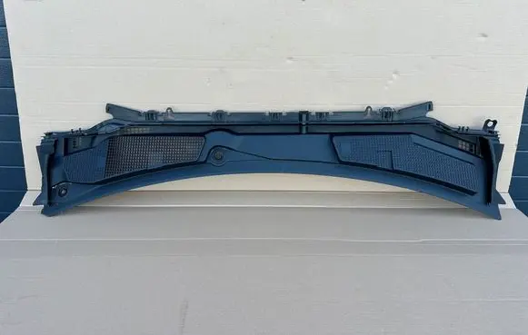 Mercedes-Benz CLA C118 X118 Wiper trim A1778300000