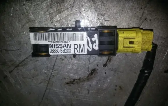 Nissan Almera Tino Airbag deployment crash/impact sensor 98830bu200
