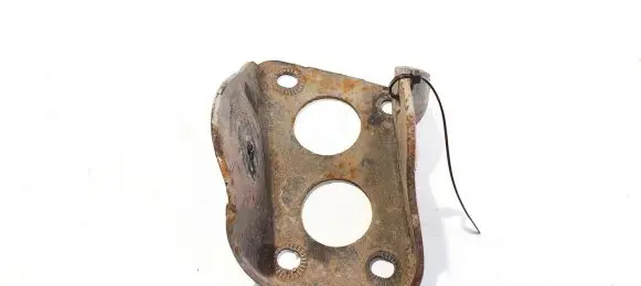 Audi A3 S3 8L Bracket in trunk/boot 