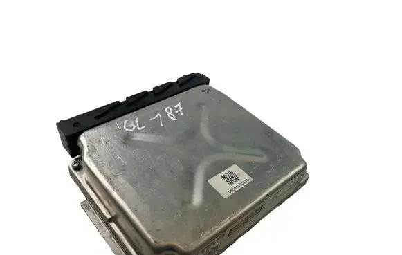 Volvo V70 Engine control unit/module ECU 30684877A