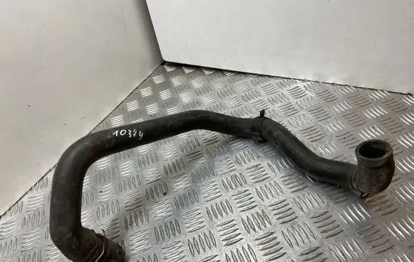 Volkswagen PASSAT B6 Engine coolant pipe/hose