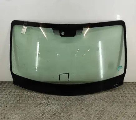 Renault Master III Front windscreen/windshield window 727127122R