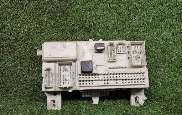 Volvo C30 Power management control unit 31254903