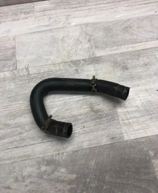 Coolant pipe/hose