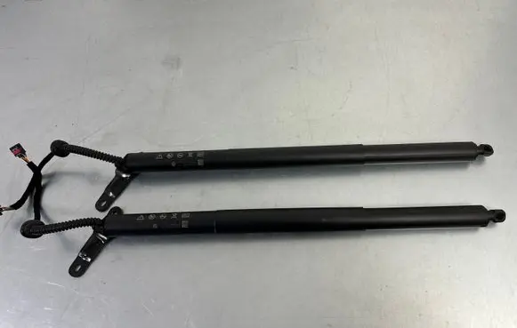 Volkswagen Touareg III Tailgate strut 760827851D