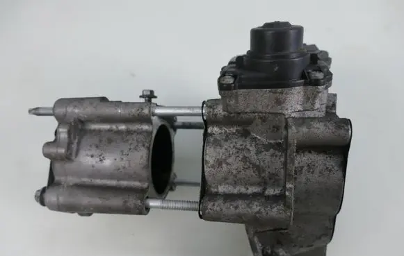 Nissan Qashqai EGR valve H8200327011