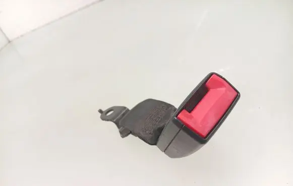Volkswagen Touran I Rear seatbelt buckle 1T0857739B