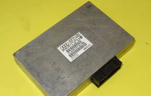 Audi A4 S4 B7 8E 8H Bluetooth control unit module 8P0862335H