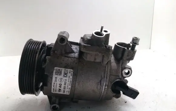 Volkswagen Golf VI Air conditioning (A/C) compressor (pump) 5N0820803E