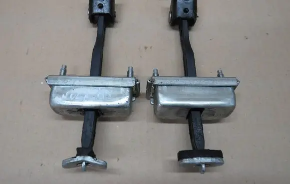 Ford Kuga I Front door check strap stopper 3M51R23500AJ E010327