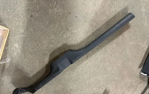 (B) pillar trim (bottom)