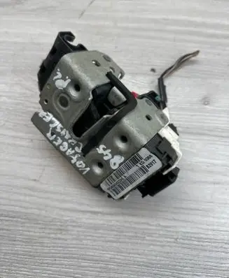 Chrysler Grand Voyager V Front door lock P04589422AE B2917 TKD0368