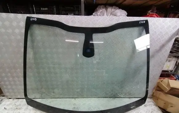 Peugeot 2008 I Front windscreen/windshield window 