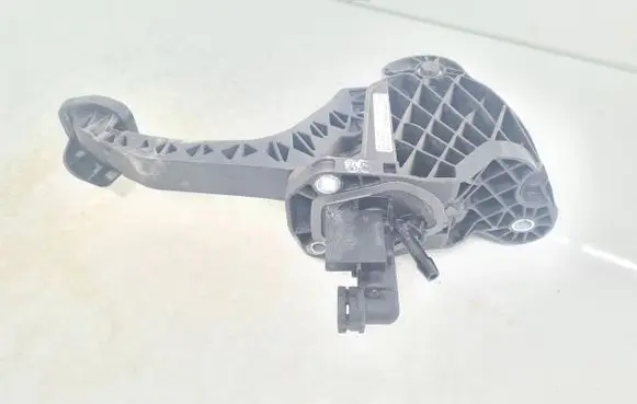 Volkswagen Golf Plus Clutch pedal 1K1721059CG 1K0721366M