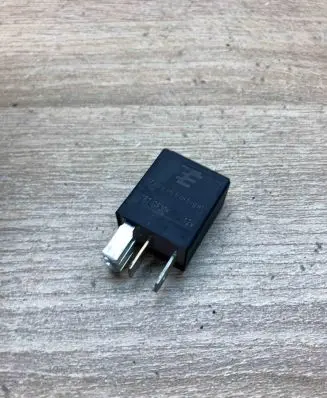 Audi A6 S6 C6 4F Other relay 7M0951253C 95VW10K705EA