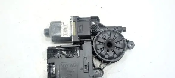 Volkswagen PASSAT B7 Front door window regulator motor 3C0959793C