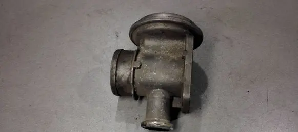 BMW 7 E38 EGR valve 72813801 4701242