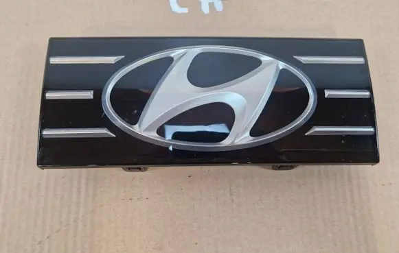 Hyundai Ioniq Manufacturer badge logo/emblem 86367G2000