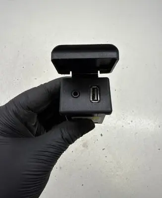 Opel Mokka AUX in-socket connector 20874710