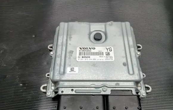 Volvo V60 Engine control unit/module 31355882 0281019244