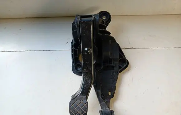 Skoda Rapid (NH) Brake pedal 6C1721058D