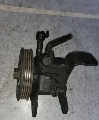 Nissan Navara D40 Power steering pump EB300
