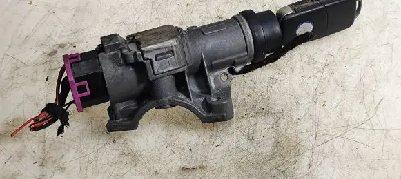 Volkswagen Polo IV 9N3 Ignition lock 4B0905851Q