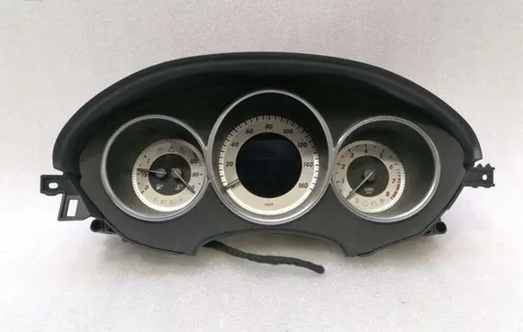 Mercedes-Benz CLS C218 X218 Speedometer (instrument cluster) A2189007402 A2186800317