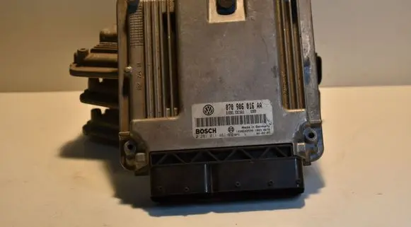 Volkswagen Touareg I Engine control unit/module 070906016AA