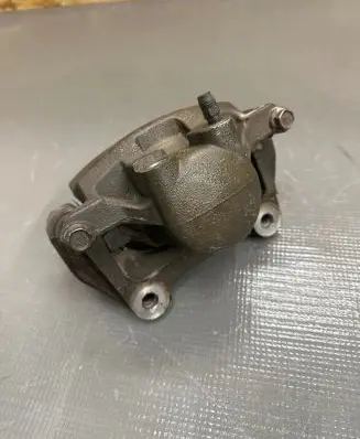 Opel Insignia B Front brake caliper 84120873 67175124 21440102