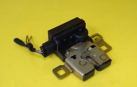 Tailgate/trunk/boot lock/catch/latch