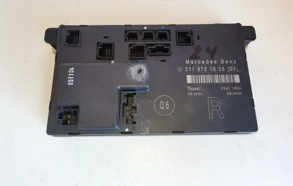 Mercedes-Benz E W211 Door control unit/module 2118701026