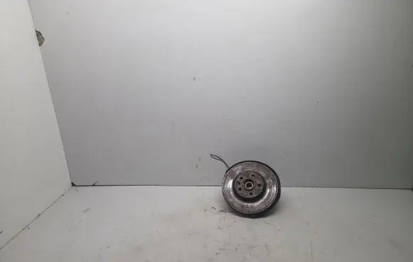 Front wheel hub