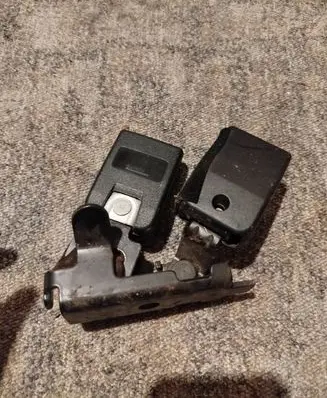 Renault Laguna II Rear seatbelt buckle 