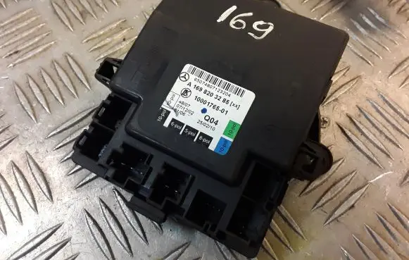 Mercedes-Benz A W169 Door control unit/module 1698203285 A1698203285