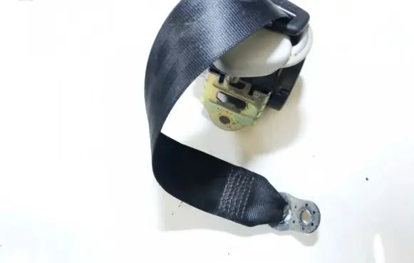 Volkswagen Bora Rear seatbelt 
