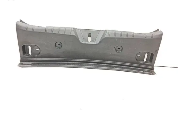 Trunk/boot sill cover protection