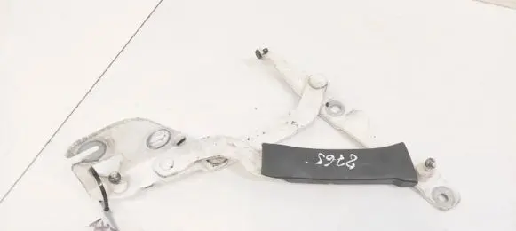 Audi A4 S4 B5 8D Tailgate/trunk/boot hinge 8D5827301
