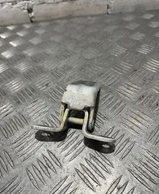KIA Sorento Rear door lower hinge