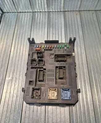 Peugeot 307 Comfort/convenience module 281148344A 00309986 28113342