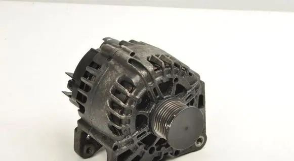 Renault Megane III Generator/alternator 231007033R
