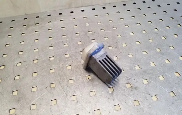 Nissan Qashqai+2 Heater blower motor/fan resistor