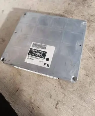 Toyota Corolla E120 E130 Engine control unit/module 896610F090 MB1758007612