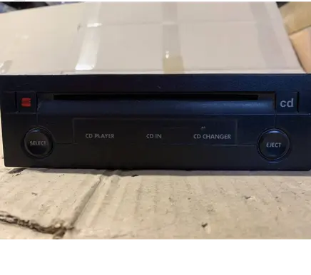 Volkswagen Golf IV CD/DVD changer FA011730B 7006135 SE35Z8C7006135