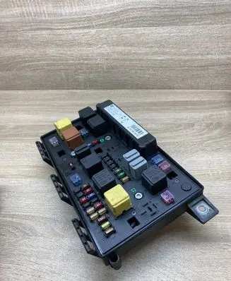 Opel Astra H Fuse module 13191126